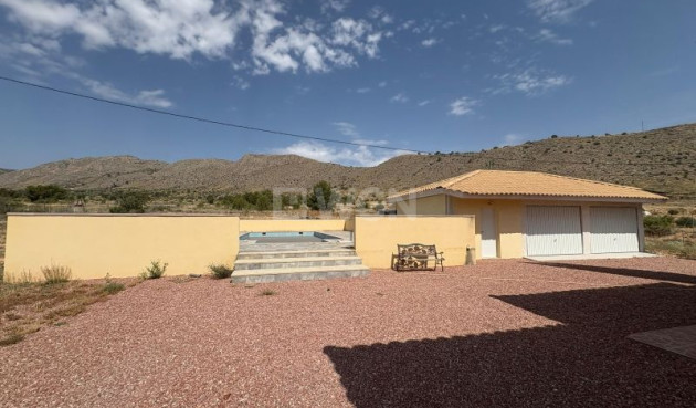 Odsprzedaż - Villa - Hondón de las Nieves - Inland