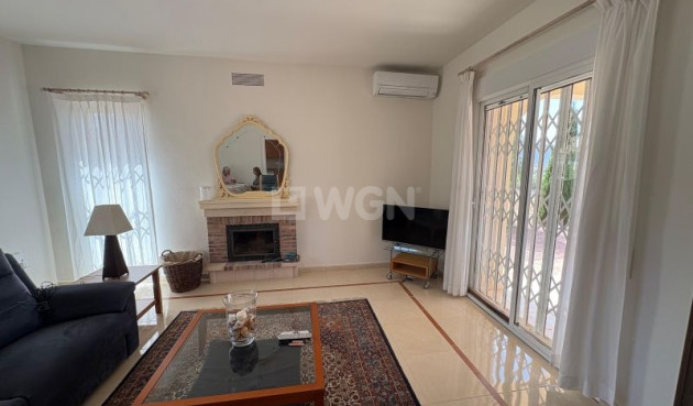 Odsprzedaż - Villa - Hondón de las Nieves - Inland