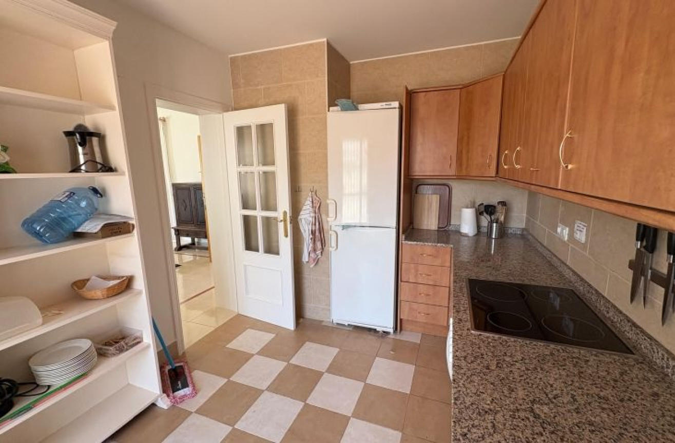 Odsprzedaż - Villa - Hondón de las Nieves - Inland