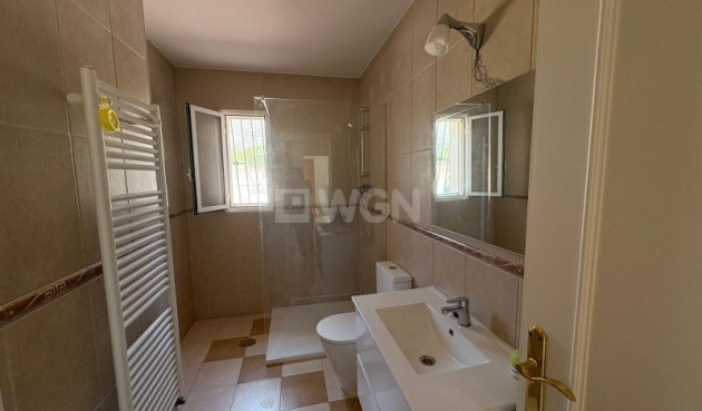 Odsprzedaż - Villa - Hondón de las Nieves - Inland