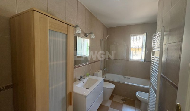 Odsprzedaż - Villa - Hondón de las Nieves - Inland