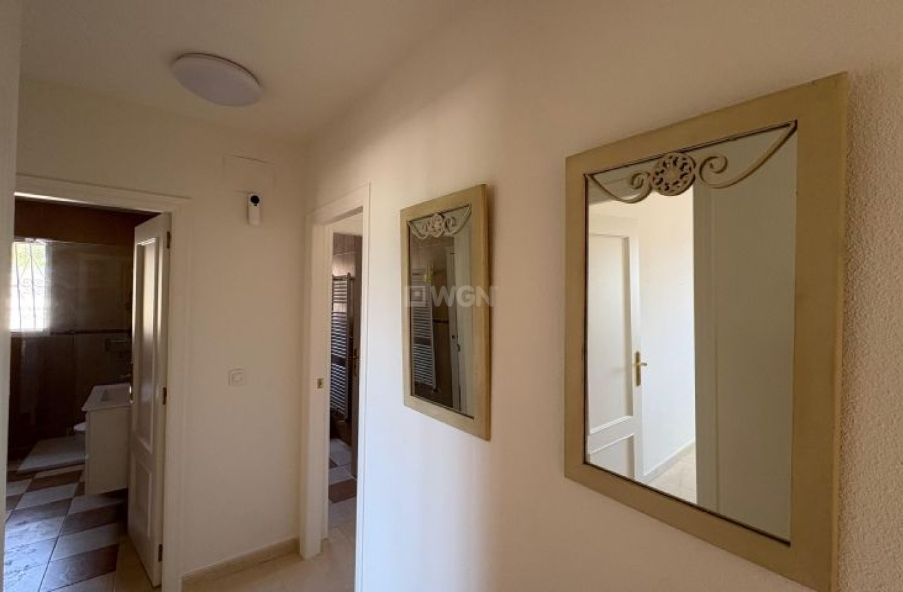 Odsprzedaż - Villa - Hondón de las Nieves - Inland