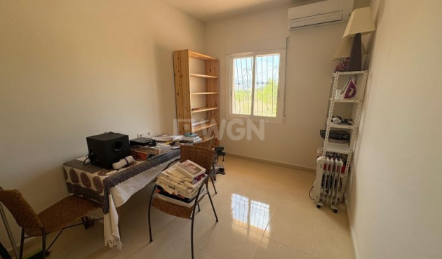 Odsprzedaż - Villa - Hondón de las Nieves - Inland