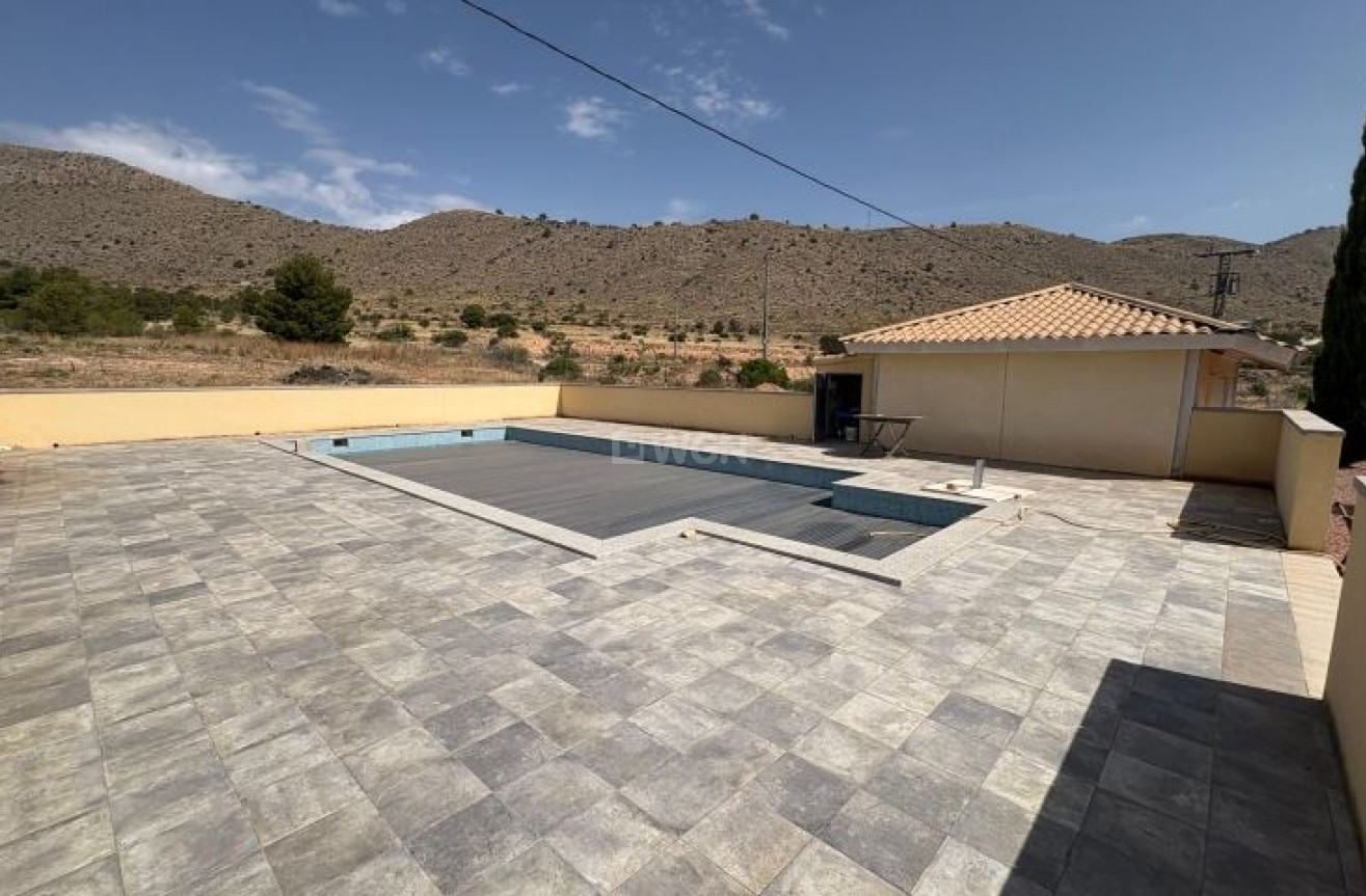 Odsprzedaż - Villa - Hondón de las Nieves - Inland