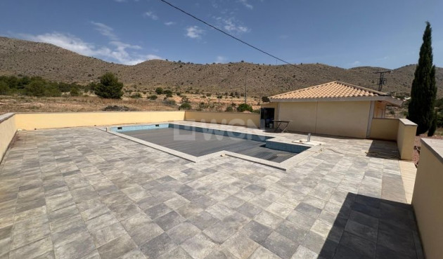 Odsprzedaż - Villa - Hondón de las Nieves - Inland