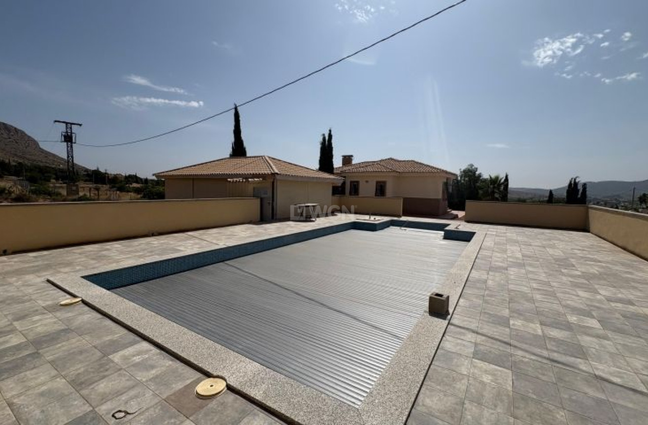 Odsprzedaż - Villa - Hondón de las Nieves - Inland