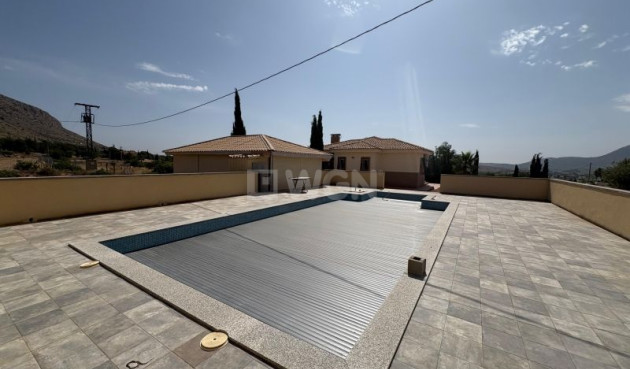 Odsprzedaż - Villa - Hondón de las Nieves - Inland