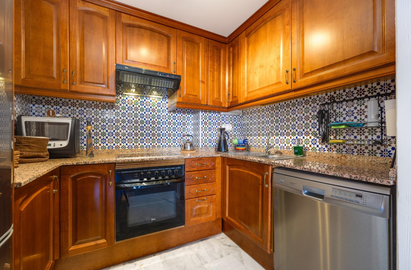 Odsprzedaż - Mieszkanie w bloku - Torrevieja - Playa de los Locos