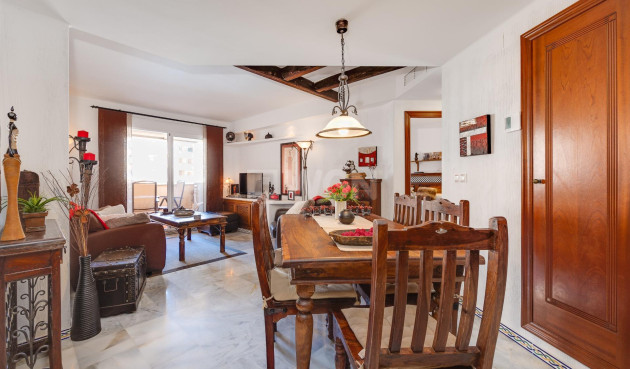 Odsprzedaż - Mieszkanie w bloku - Torrevieja - Playa de los Locos