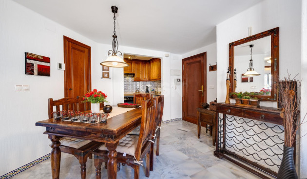 Odsprzedaż - Mieszkanie w bloku - Torrevieja - Playa de los Locos