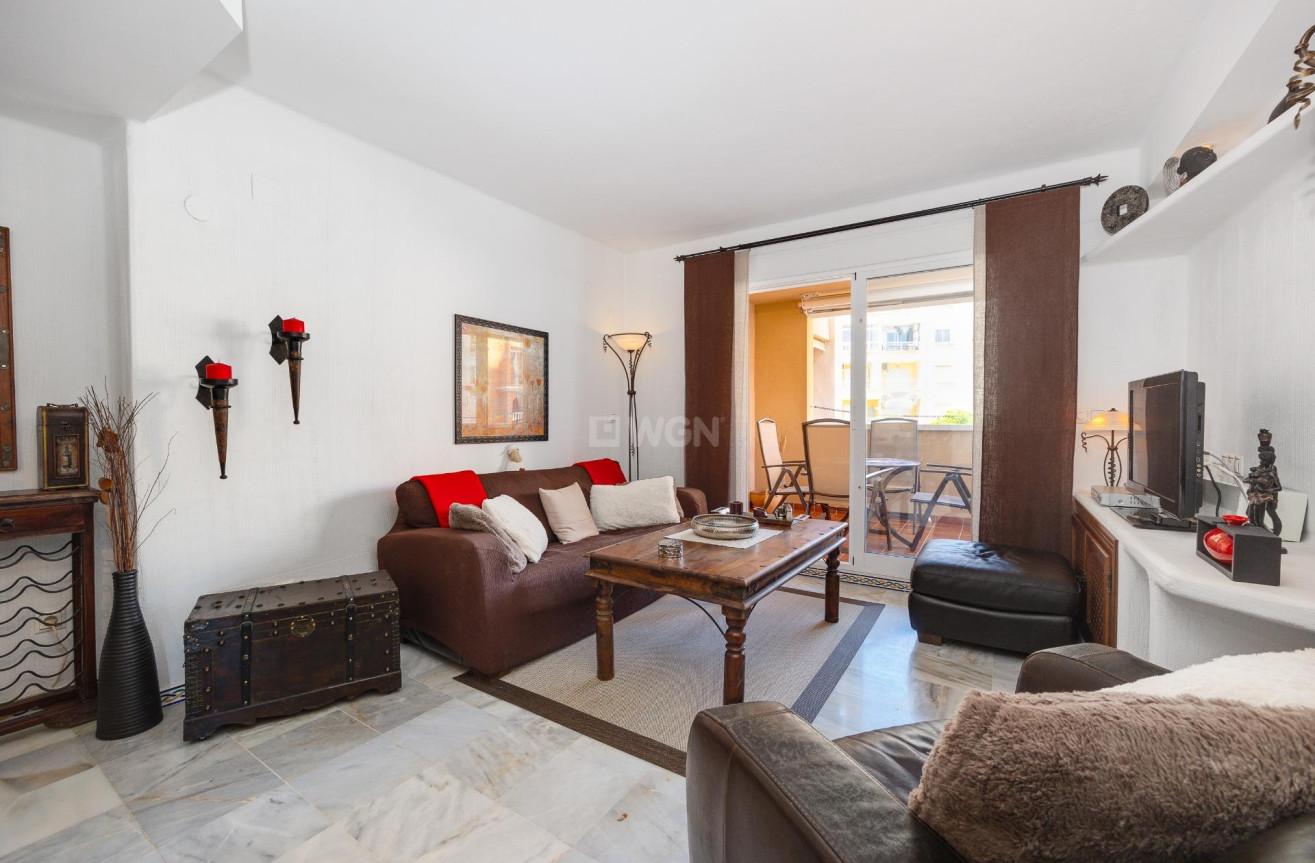 Odsprzedaż - Mieszkanie w bloku - Torrevieja - Playa de los Locos