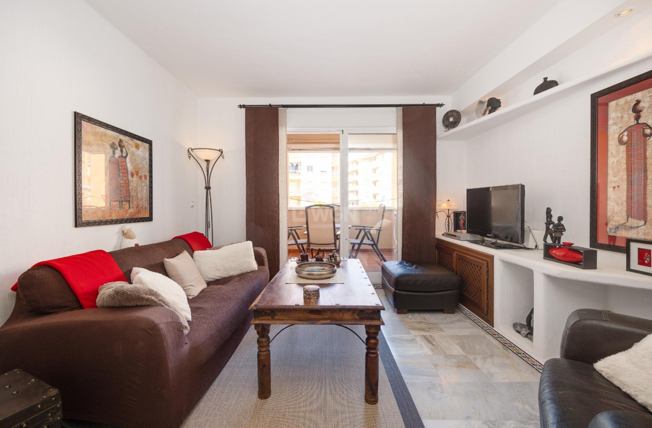 Odsprzedaż - Mieszkanie w bloku - Torrevieja - Playa de los Locos