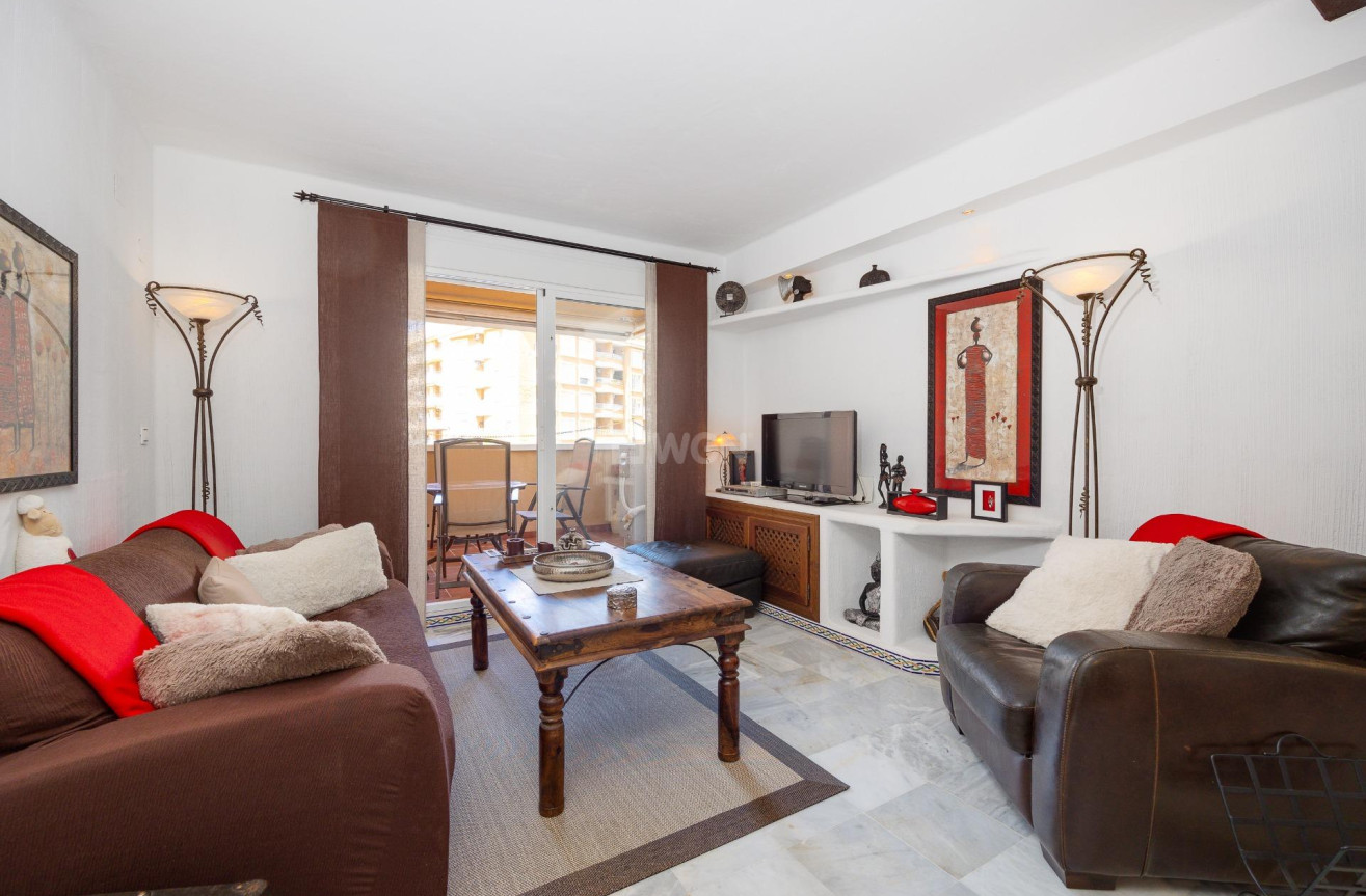 Odsprzedaż - Mieszkanie w bloku - Torrevieja - Playa de los Locos