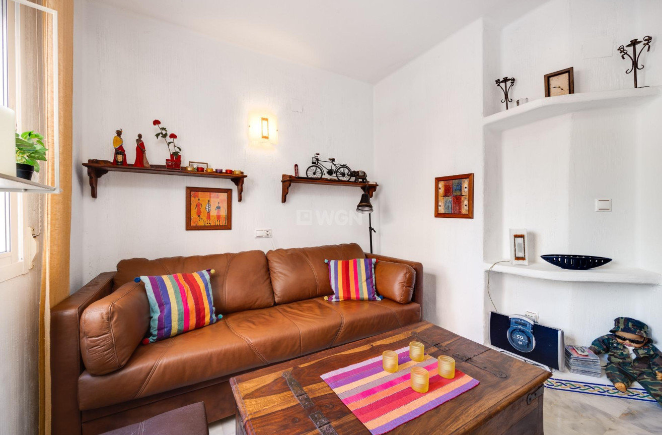 Odsprzedaż - Mieszkanie w bloku - Torrevieja - Playa de los Locos