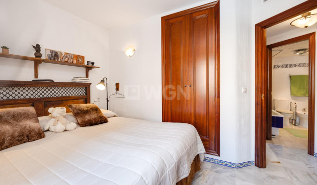 Odsprzedaż - Mieszkanie w bloku - Torrevieja - Playa de los Locos