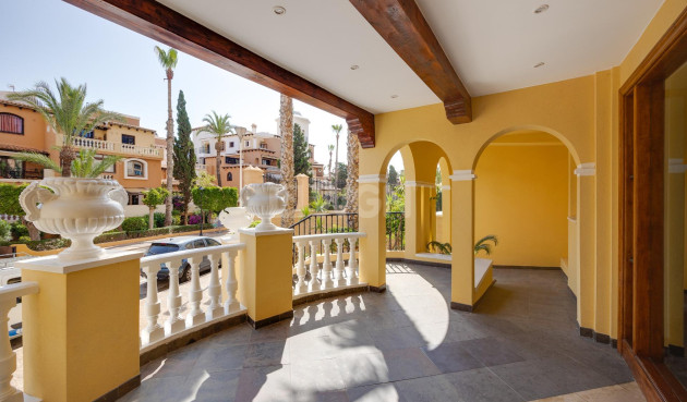 Odsprzedaż - Mieszkanie w bloku - Torrevieja - Playa de los Locos