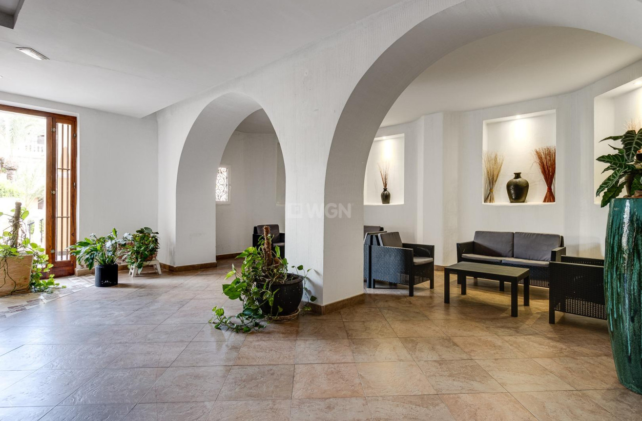 Odsprzedaż - Mieszkanie w bloku - Torrevieja - Playa de los Locos