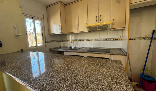 Odsprzedaż - Mieszkanie w bloku - San Miguel de Salinas - Inland