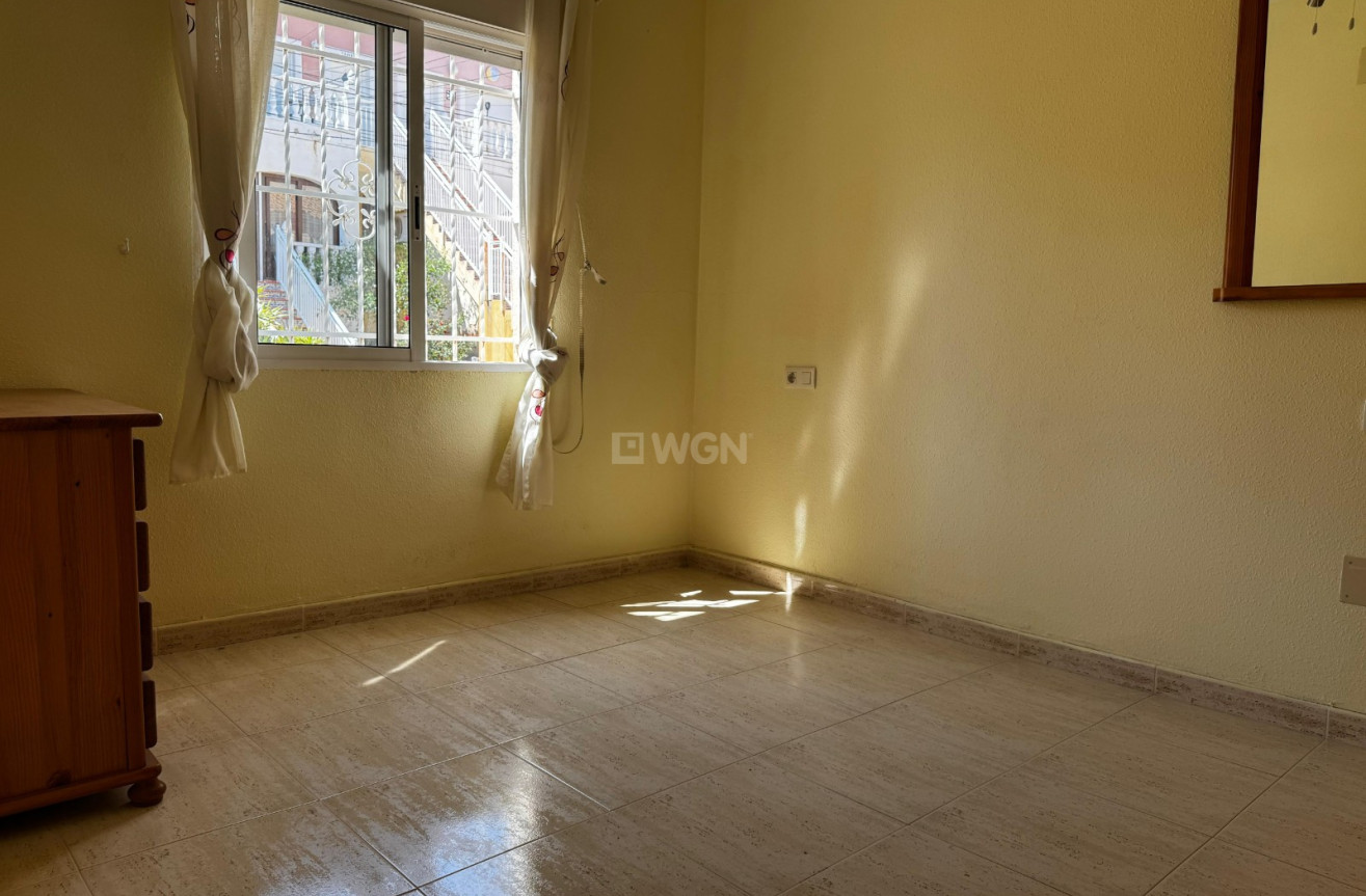 Odsprzedaż - Mieszkanie w bloku - San Miguel de Salinas - Inland