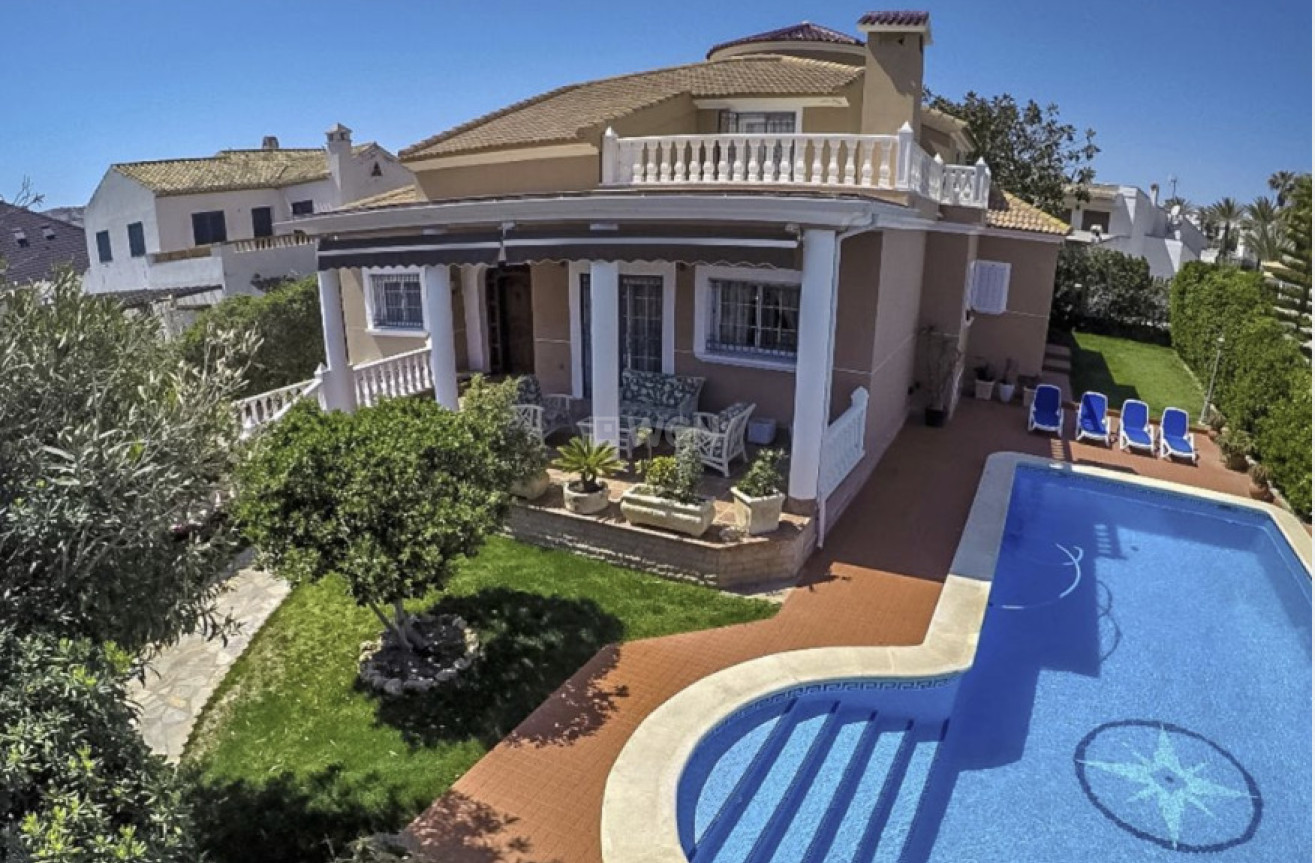 Odsprzedaż - Villa - La Mata - Costa Blanca