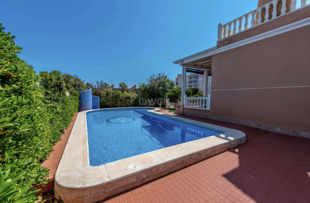 Odsprzedaż - Villa - La Mata - Costa Blanca