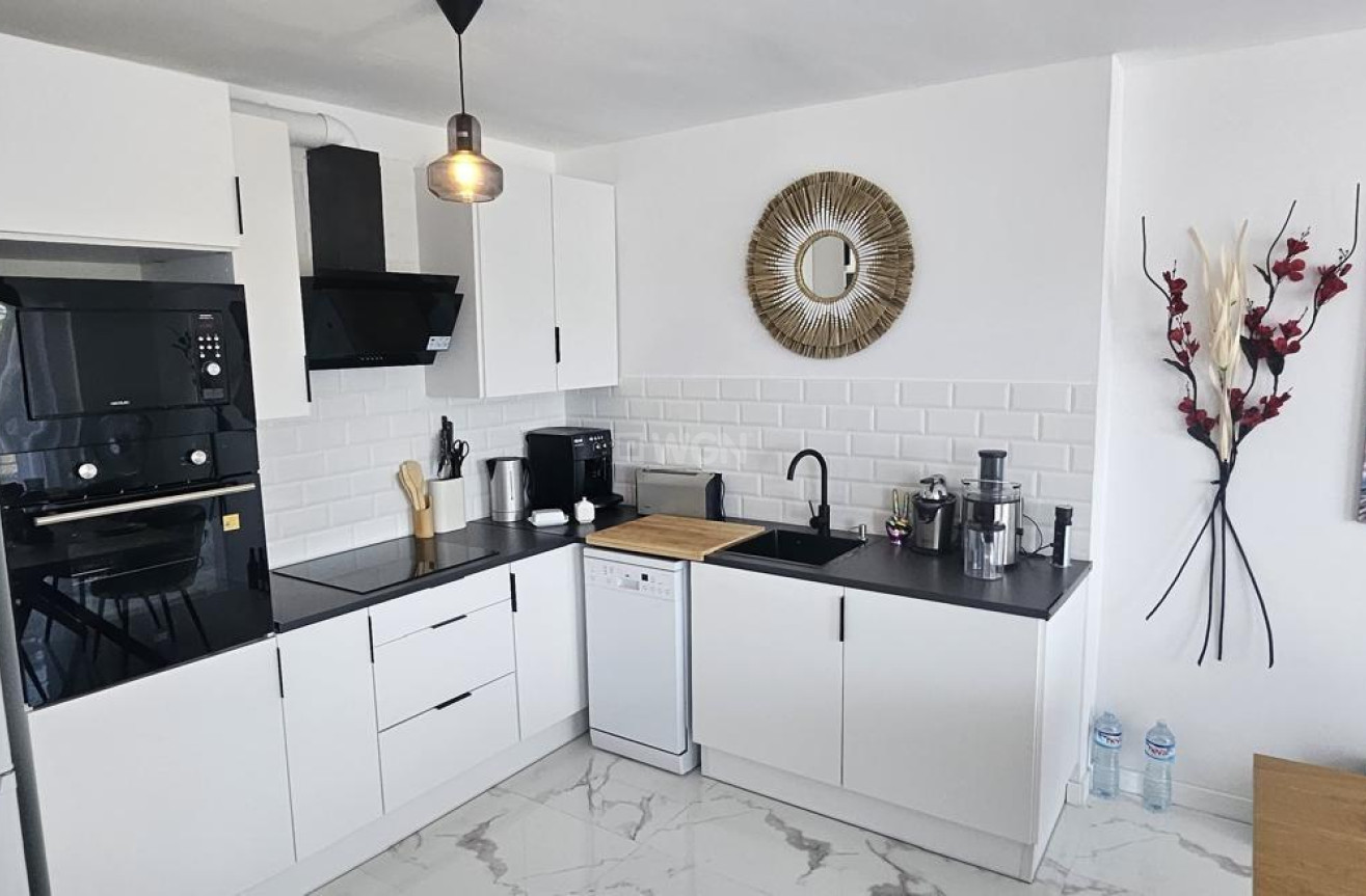 Resale - Apartment / flat - Orihuela Costa - Punta Prima