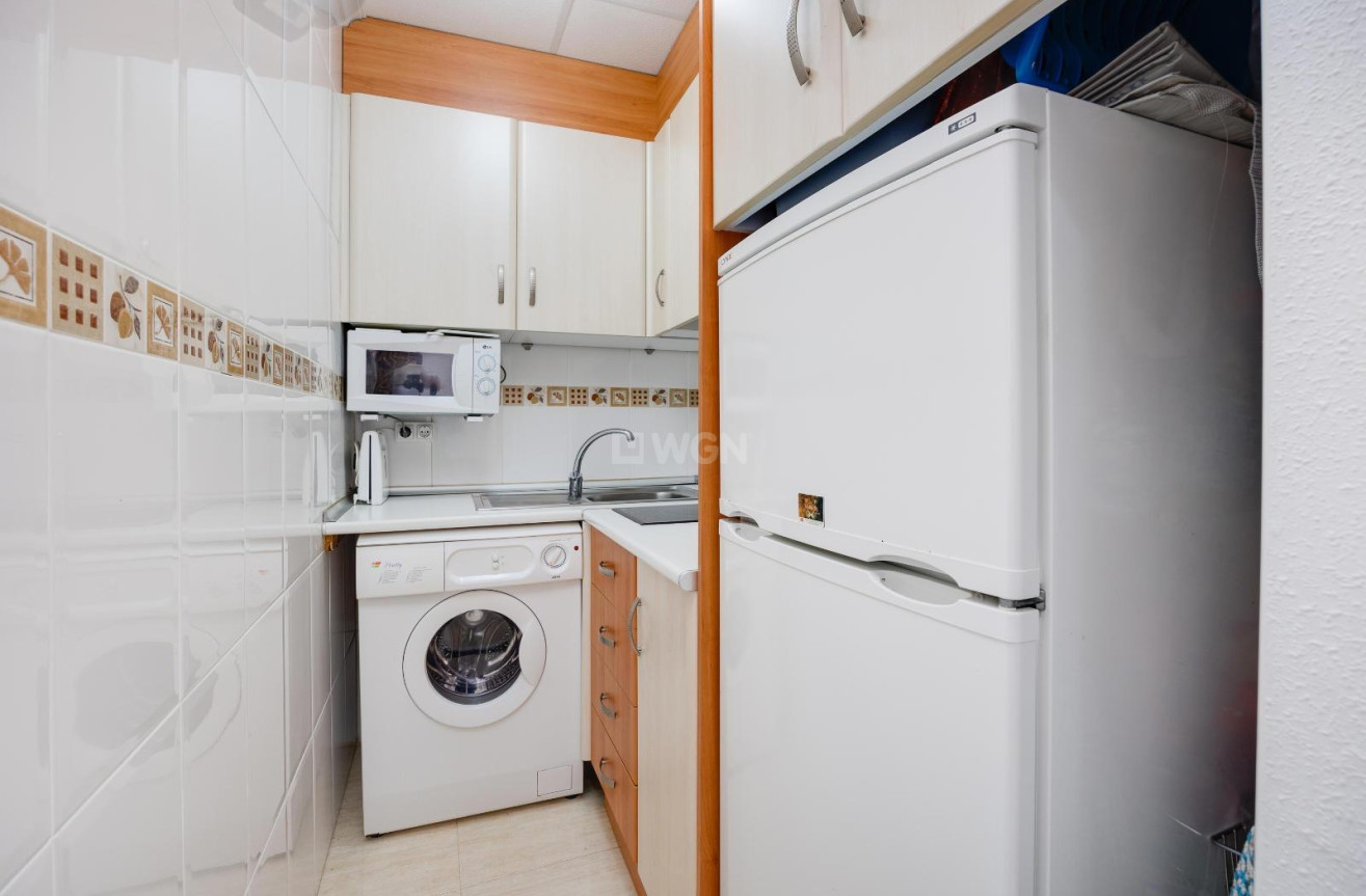 Odsprzedaż - Daszek - Torrevieja