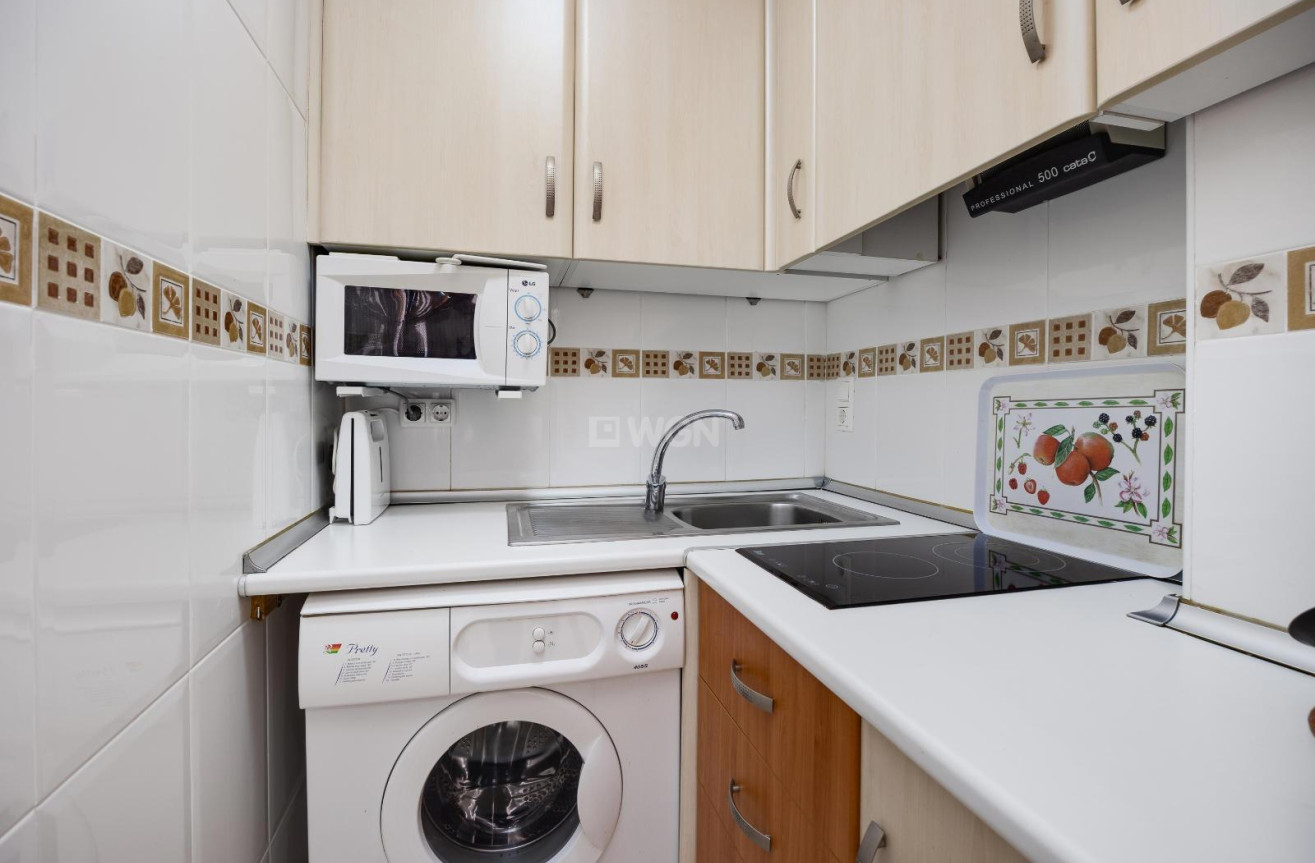 Odsprzedaż - Daszek - Torrevieja