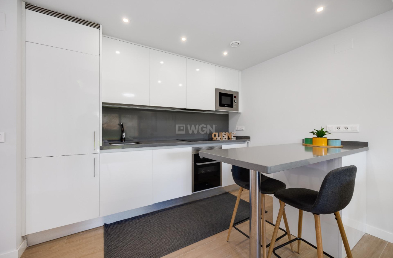 Odsprzedaż - Mieszkanie w bloku - Orihuela Costa - Villamartín-las Filipinas