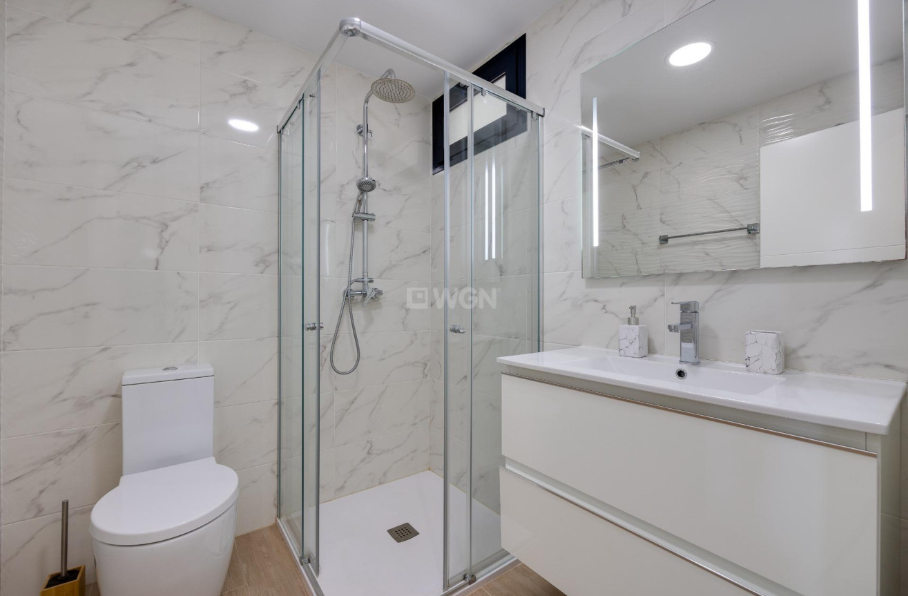 Odsprzedaż - Mieszkanie w bloku - Orihuela Costa - Villamartín-las Filipinas