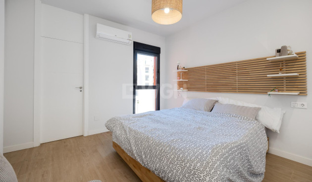 Odsprzedaż - Mieszkanie w bloku - Orihuela Costa - Villamartín-las Filipinas