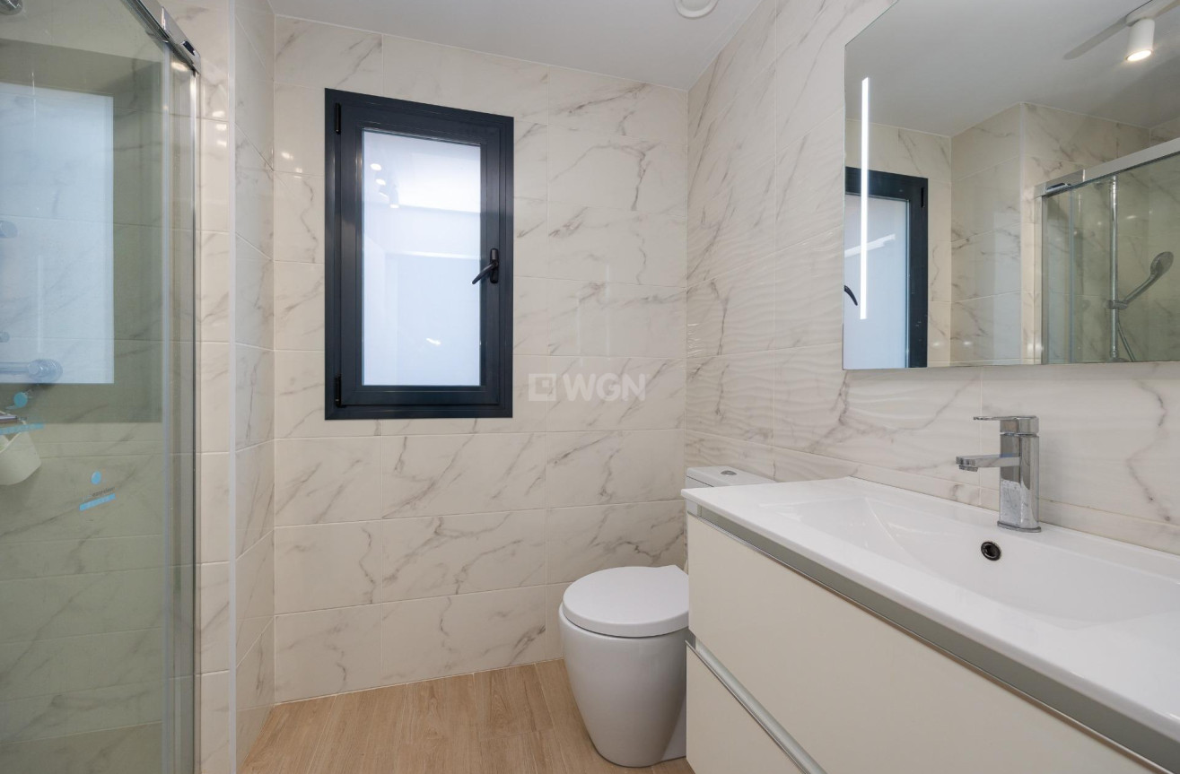 Odsprzedaż - Mieszkanie w bloku - Orihuela Costa - Villamartín-las Filipinas