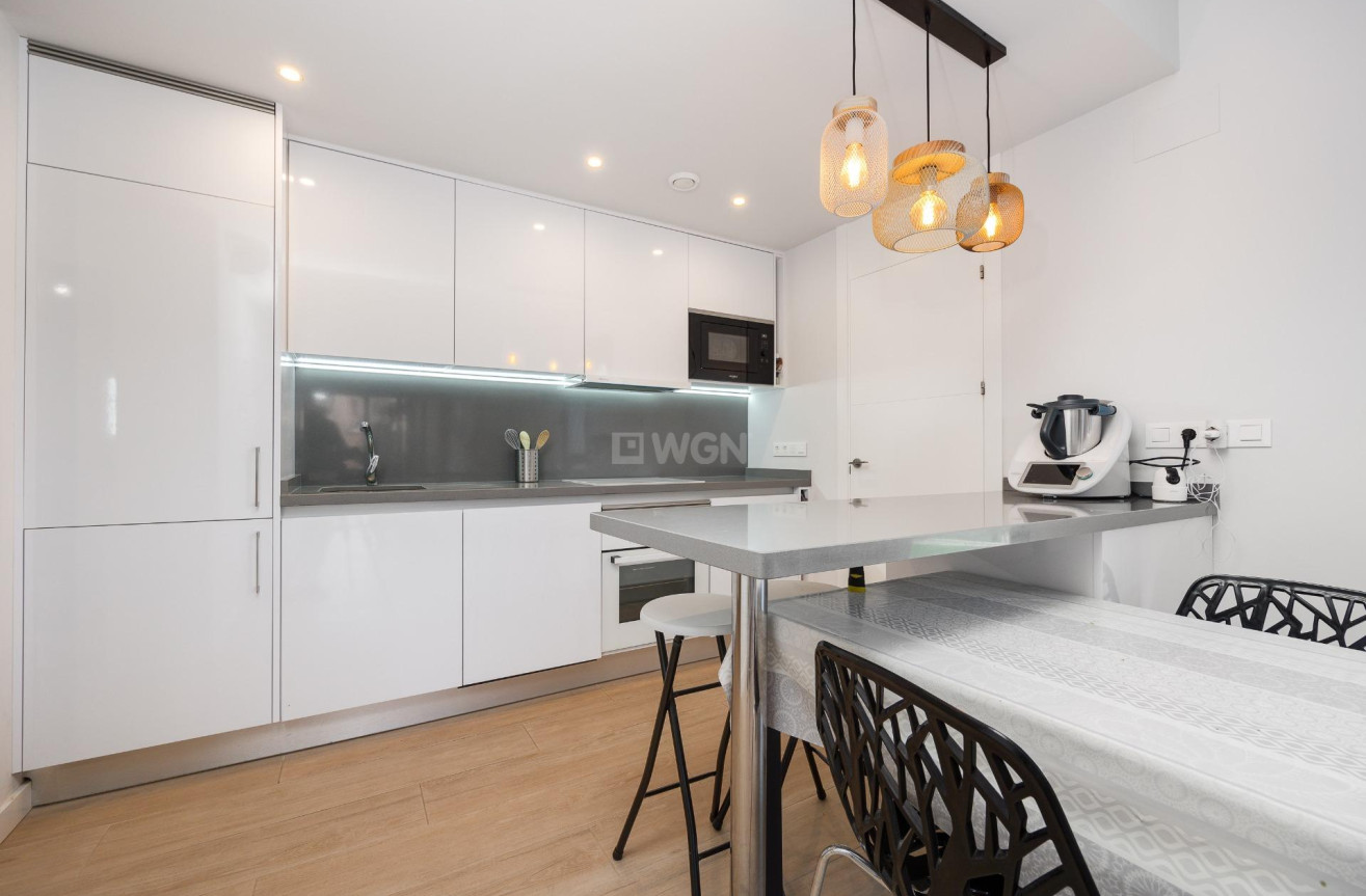 Odsprzedaż - Mieszkanie w bloku - Orihuela Costa - Villamartín-las Filipinas