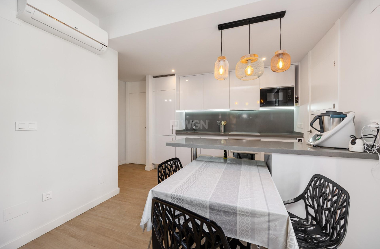 Odsprzedaż - Mieszkanie w bloku - Orihuela Costa - Villamartín-las Filipinas