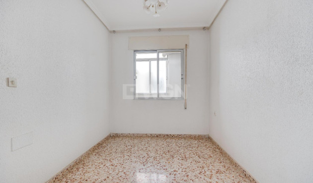 Odsprzedaż - Mieszkanie w bloku - San Pedro del Pinatar - Av. Dr Artero Guirao