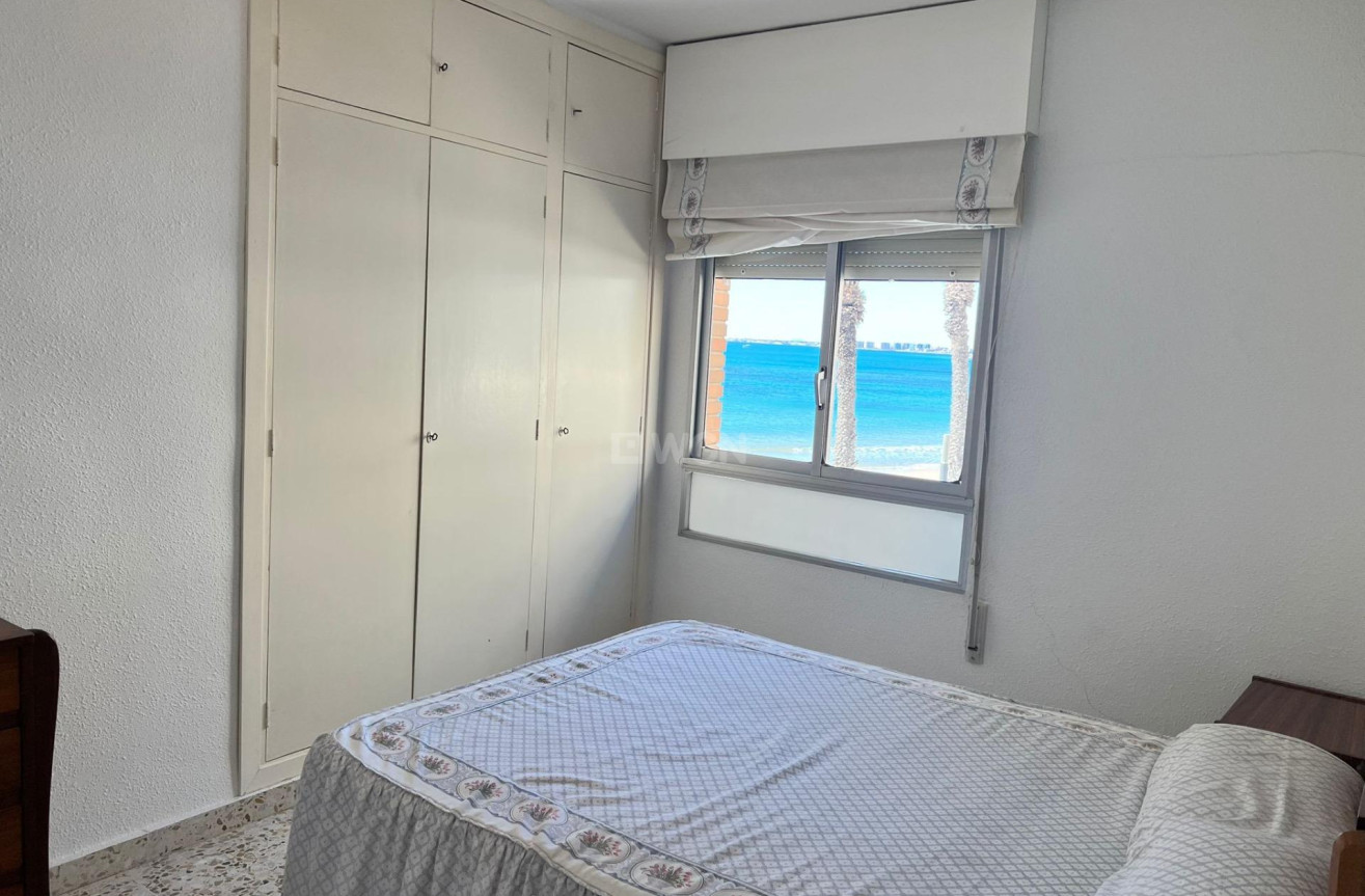 Odsprzedaż - Mieszkanie w bloku - Torrevieja - Playa del Cura