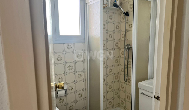 Odsprzedaż - Mieszkanie w bloku - Torrevieja - Playa del Cura