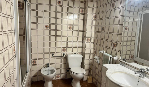 Odsprzedaż - Mieszkanie w bloku - Torrevieja - Playa del Cura