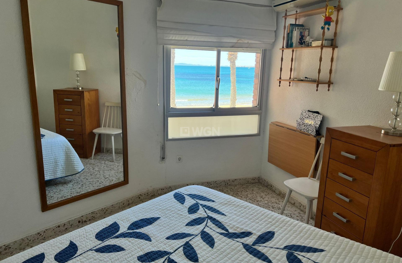 Odsprzedaż - Mieszkanie w bloku - Torrevieja - Playa del Cura