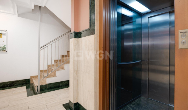 Odsprzedaż - Mieszkanie w bloku - Torrevieja - Paseo Maritimo