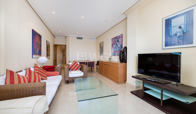 Odsprzedaż - Mieszkanie w bloku - Torrevieja - Paseo Maritimo