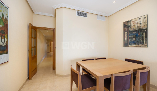 Odsprzedaż - Mieszkanie w bloku - Torrevieja - Paseo Maritimo