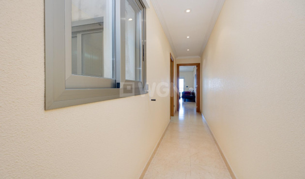 Odsprzedaż - Mieszkanie w bloku - Torrevieja - Paseo Maritimo