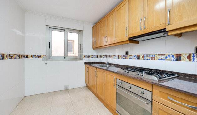 Odsprzedaż - Mieszkanie w bloku - Torrevieja - Paseo Maritimo