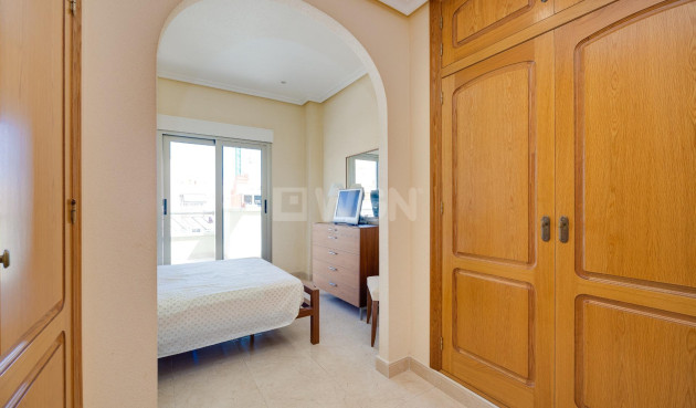 Odsprzedaż - Mieszkanie w bloku - Torrevieja - Paseo Maritimo