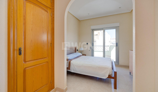 Odsprzedaż - Mieszkanie w bloku - Torrevieja - Paseo Maritimo