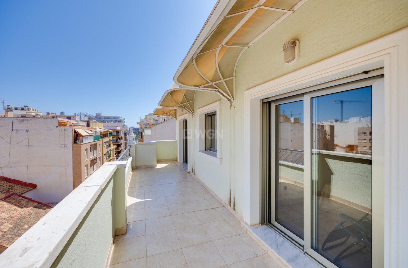 Odsprzedaż - Mieszkanie w bloku - Torrevieja - Paseo Maritimo