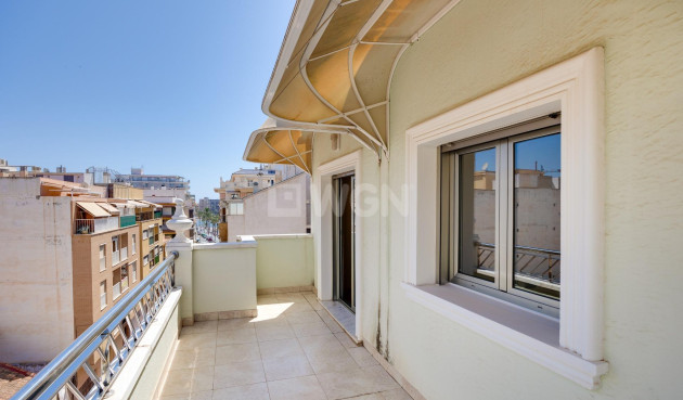 Odsprzedaż - Mieszkanie w bloku - Torrevieja - Paseo Maritimo