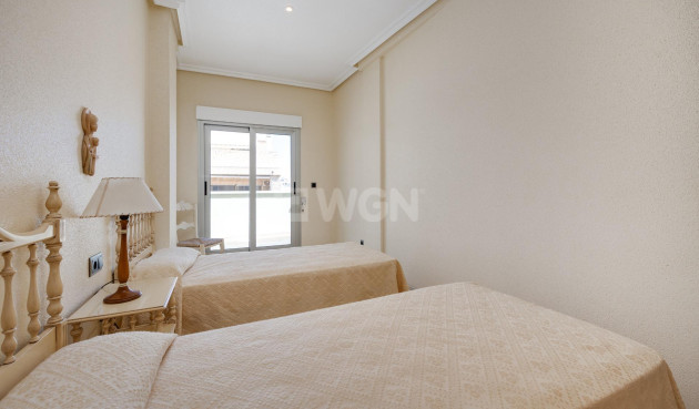 Odsprzedaż - Mieszkanie w bloku - Torrevieja - Paseo Maritimo