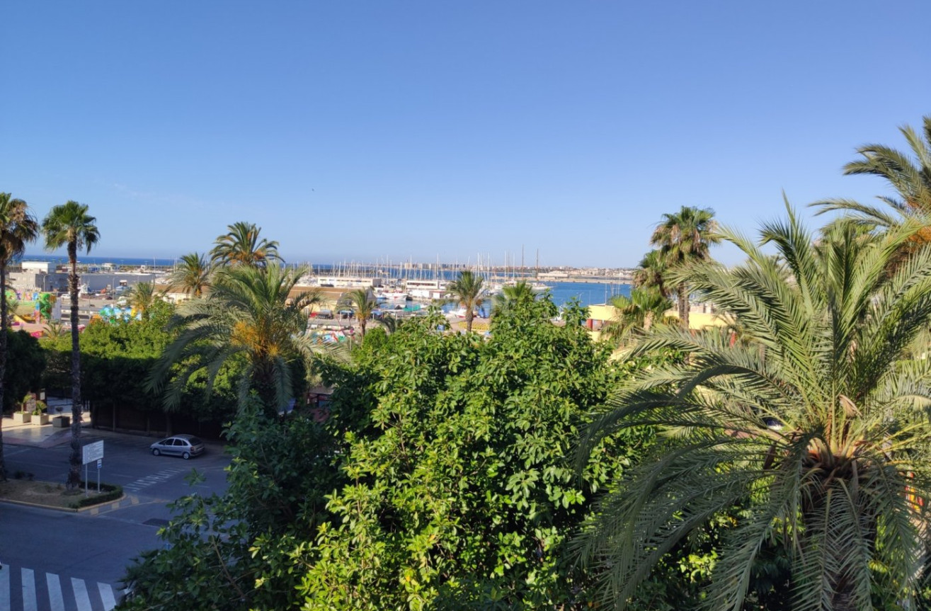 Odsprzedaż - Mieszkanie w bloku - Torrevieja - Puerto
